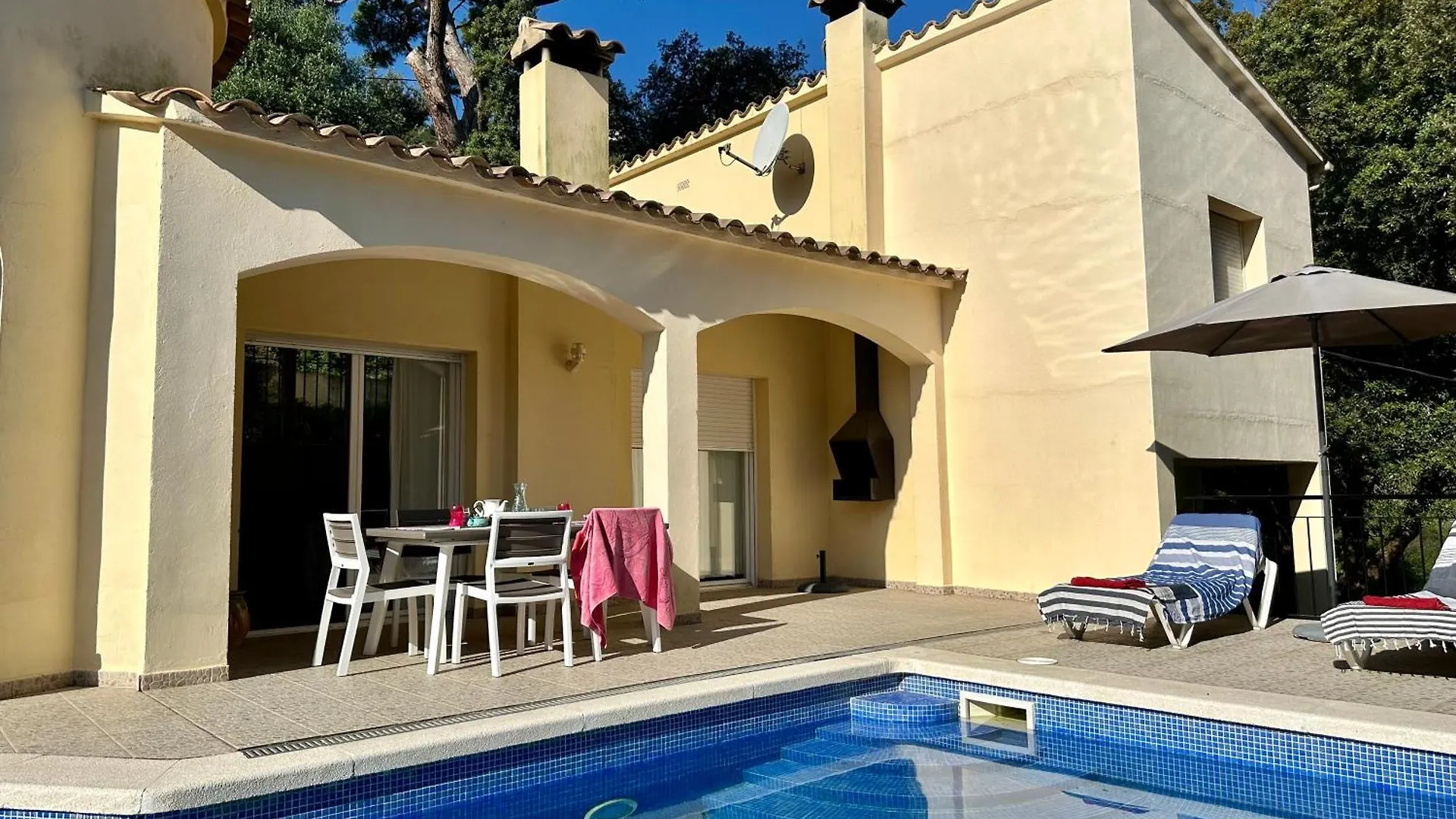 Villa Mas Mato 110 - Casa Con Piscina Muy Cerca De Sa Riera à Isla Roja Hébergement de vacances